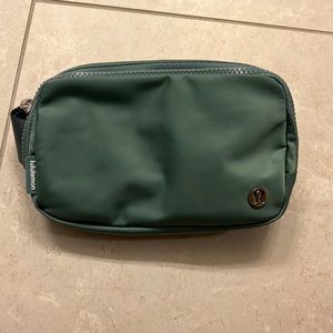 Everywhere Belt Bag: Tidewater Teal